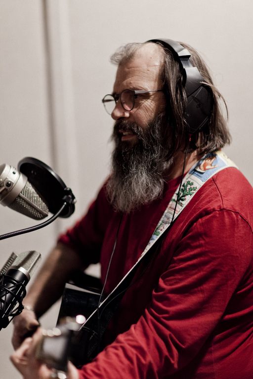 steve-earle-at-the-mic-7